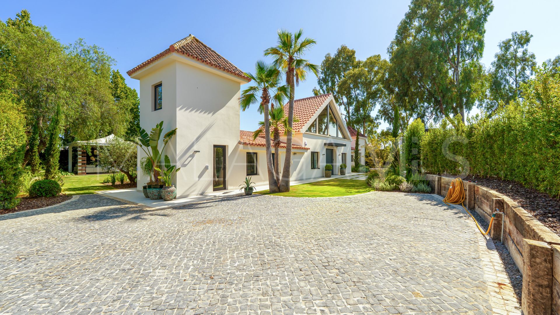 Villa for sale in Marbella - Puerto Banus