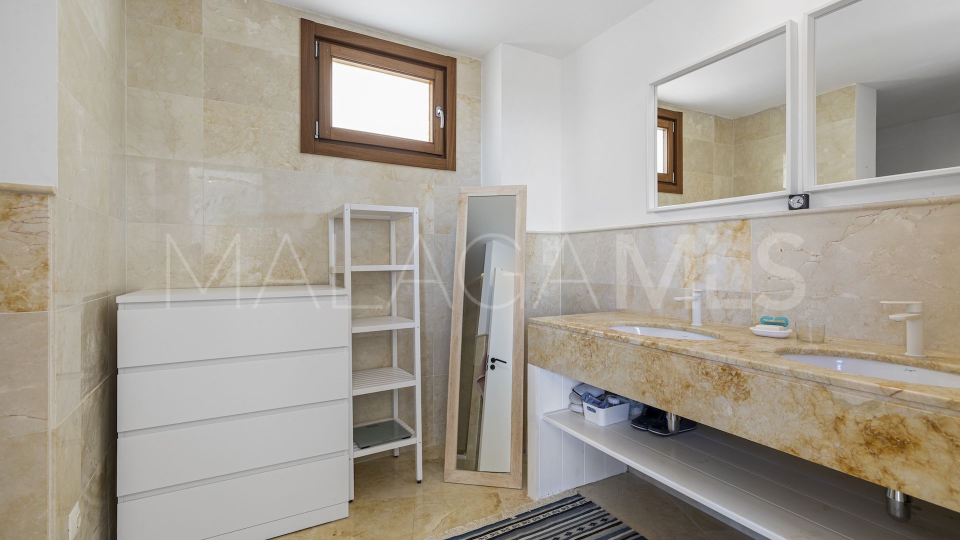 Se vende Ático in Los Altos de los Monteros