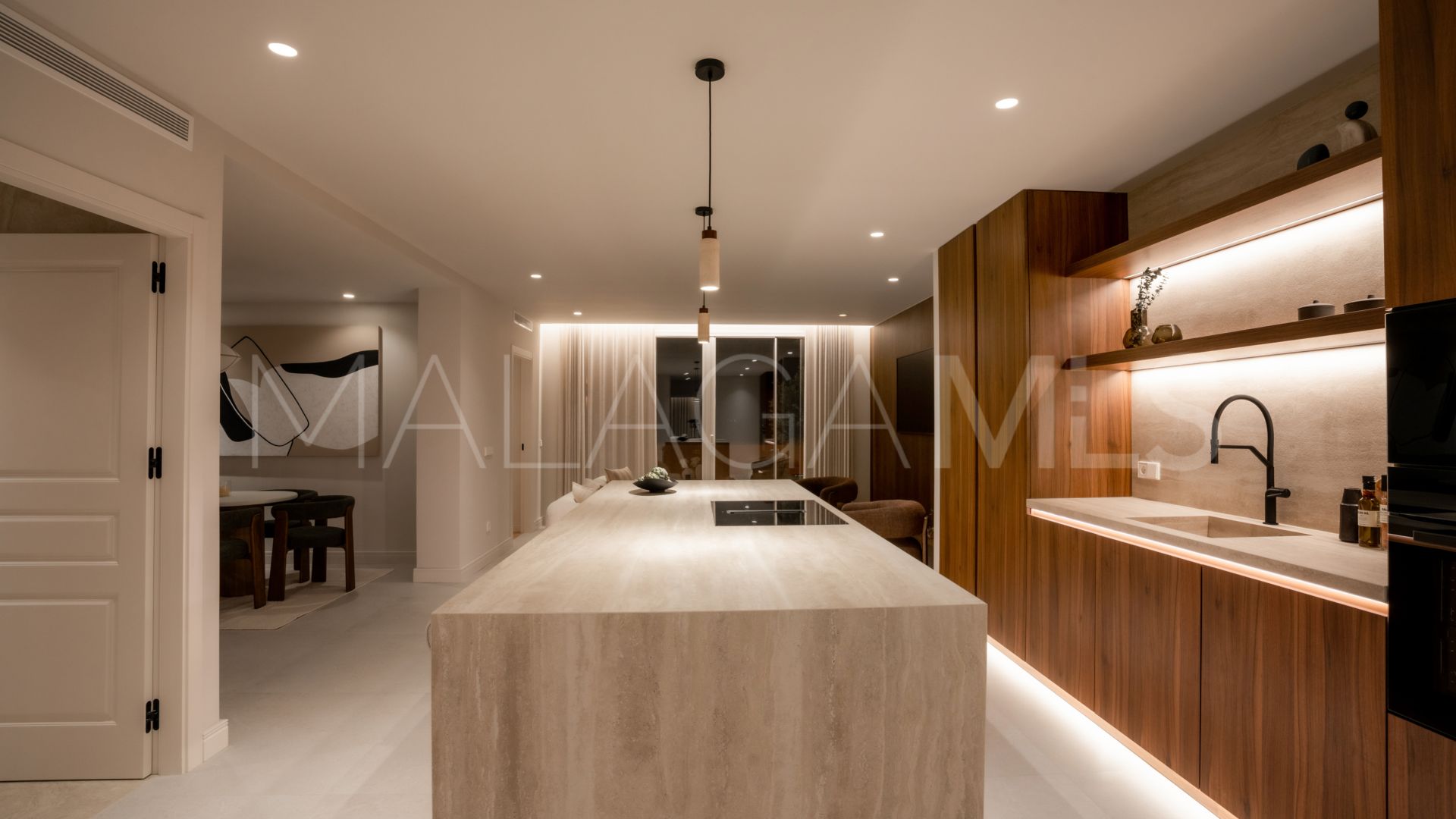 Duplex penthouse with 4 bedrooms for sale in Alminar de Marbella