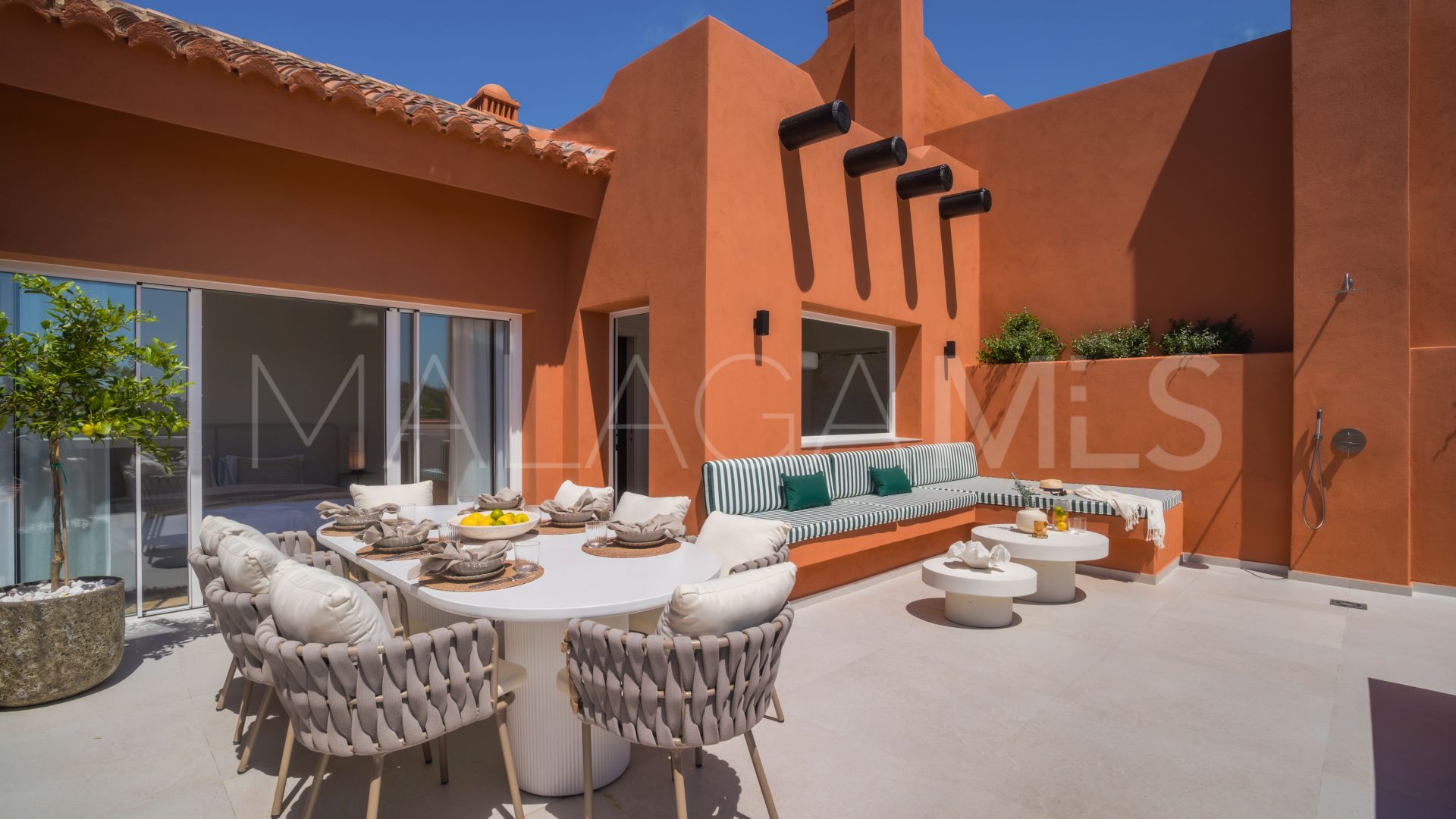 Duplex penthouse with 4 bedrooms for sale in Alminar de Marbella
