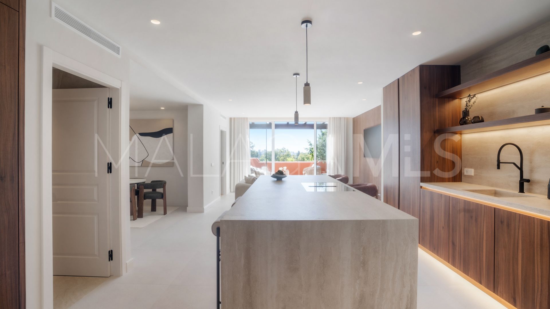 Duplex penthouse with 4 bedrooms for sale in Alminar de Marbella