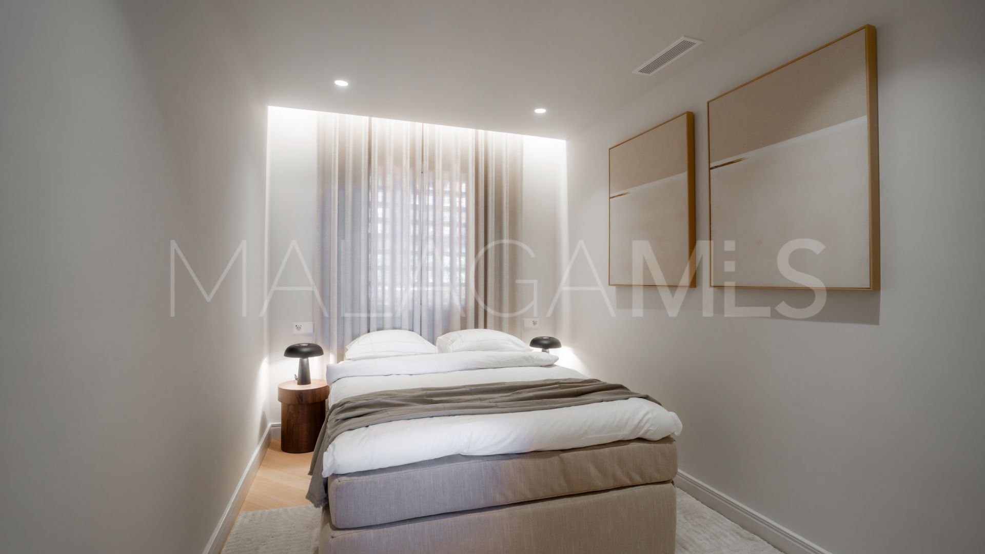 Duplex penthouse with 4 bedrooms for sale in Alminar de Marbella