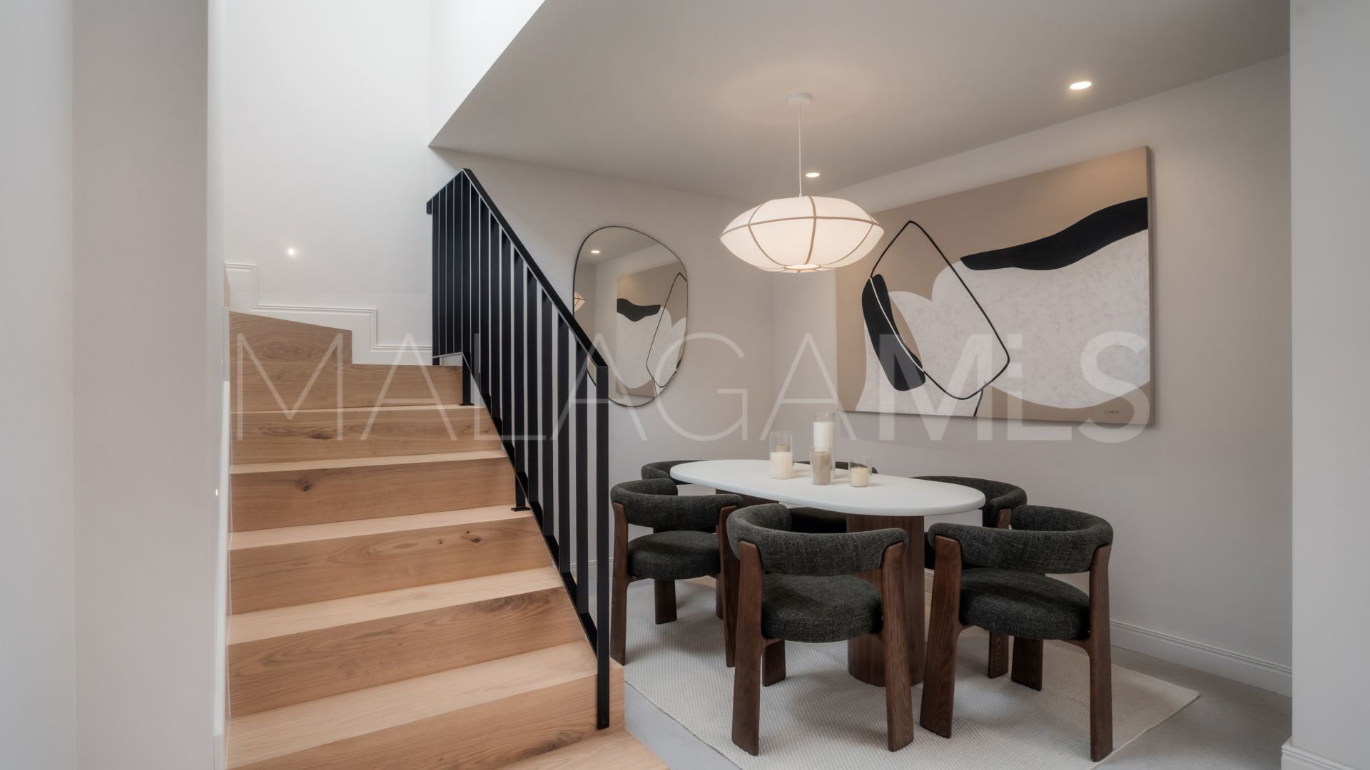 Duplex penthouse with 4 bedrooms for sale in Alminar de Marbella