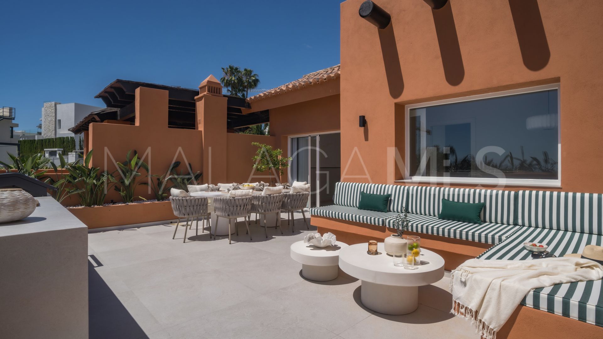 Duplex penthouse with 4 bedrooms for sale in Alminar de Marbella