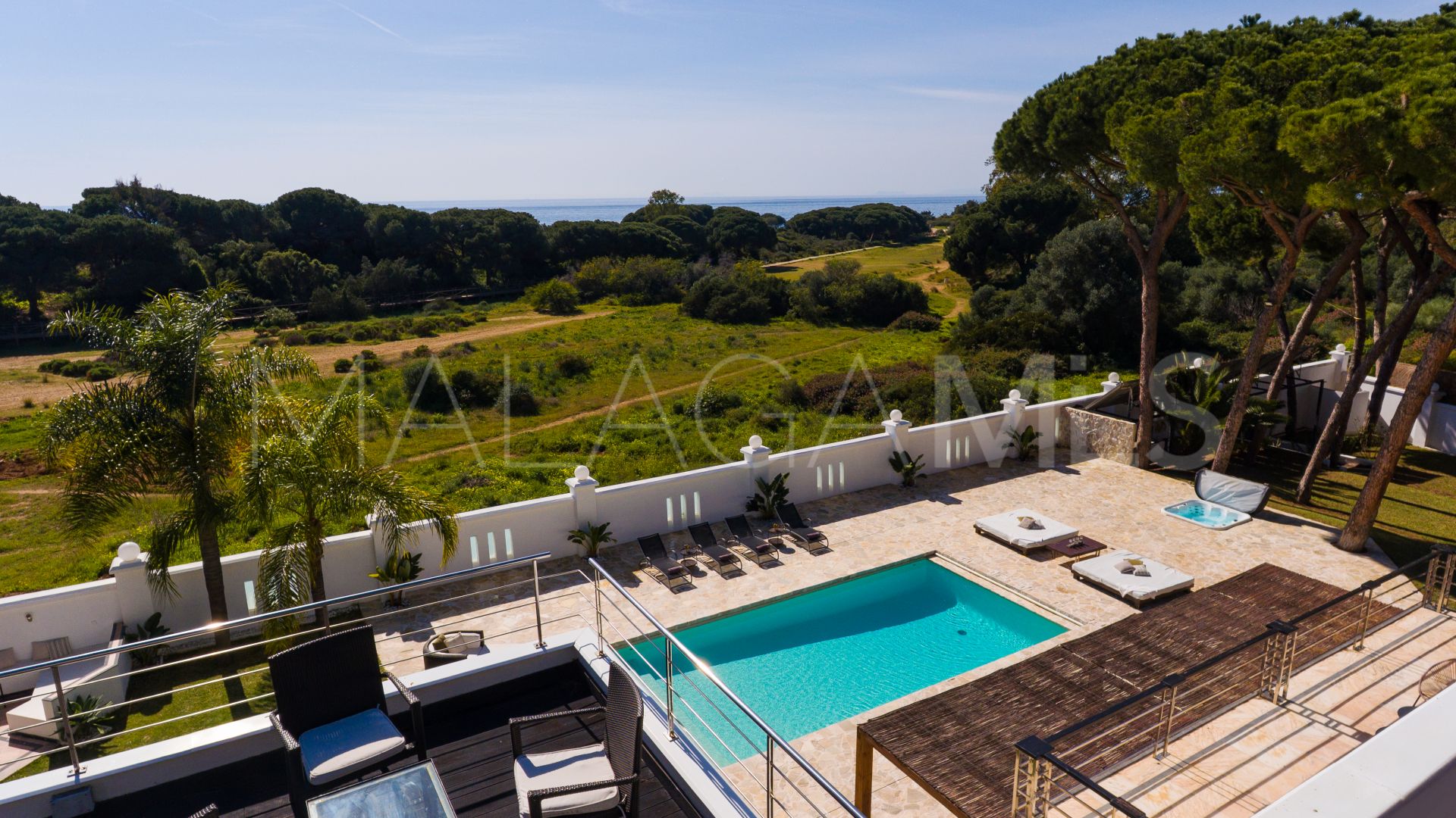 Villa for sale in Artola