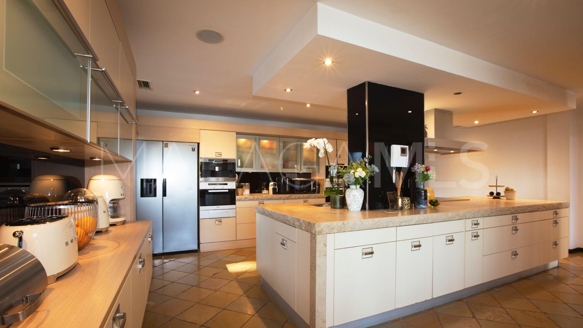 Villa for sale in Artola