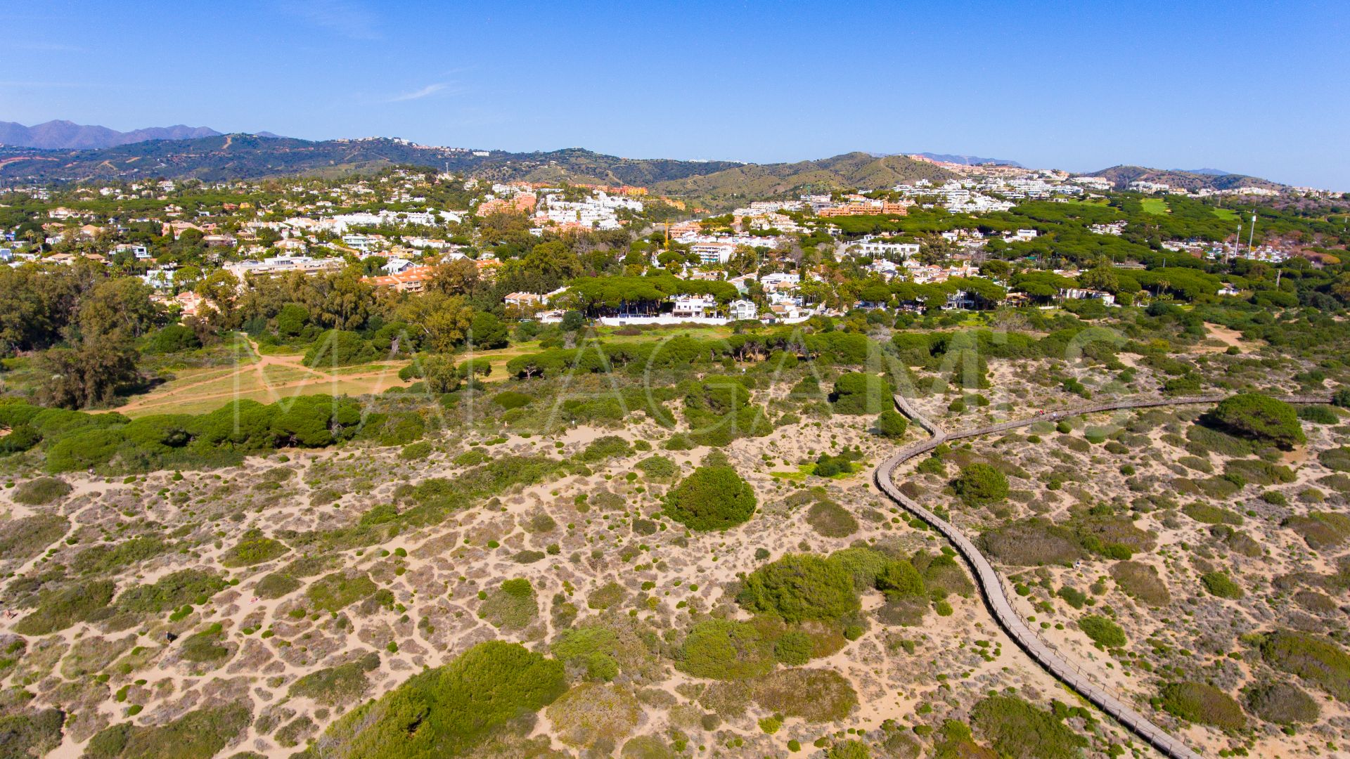 Villa for sale in Artola