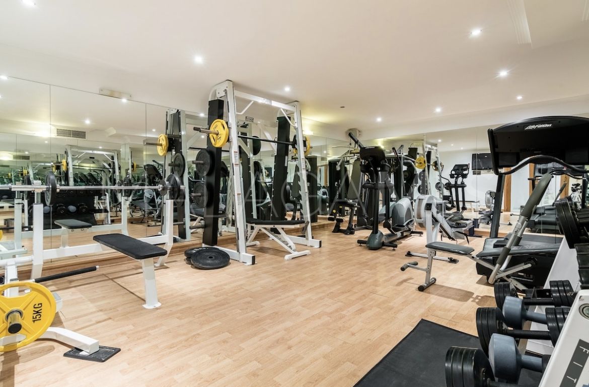 Villa for sale in Artola