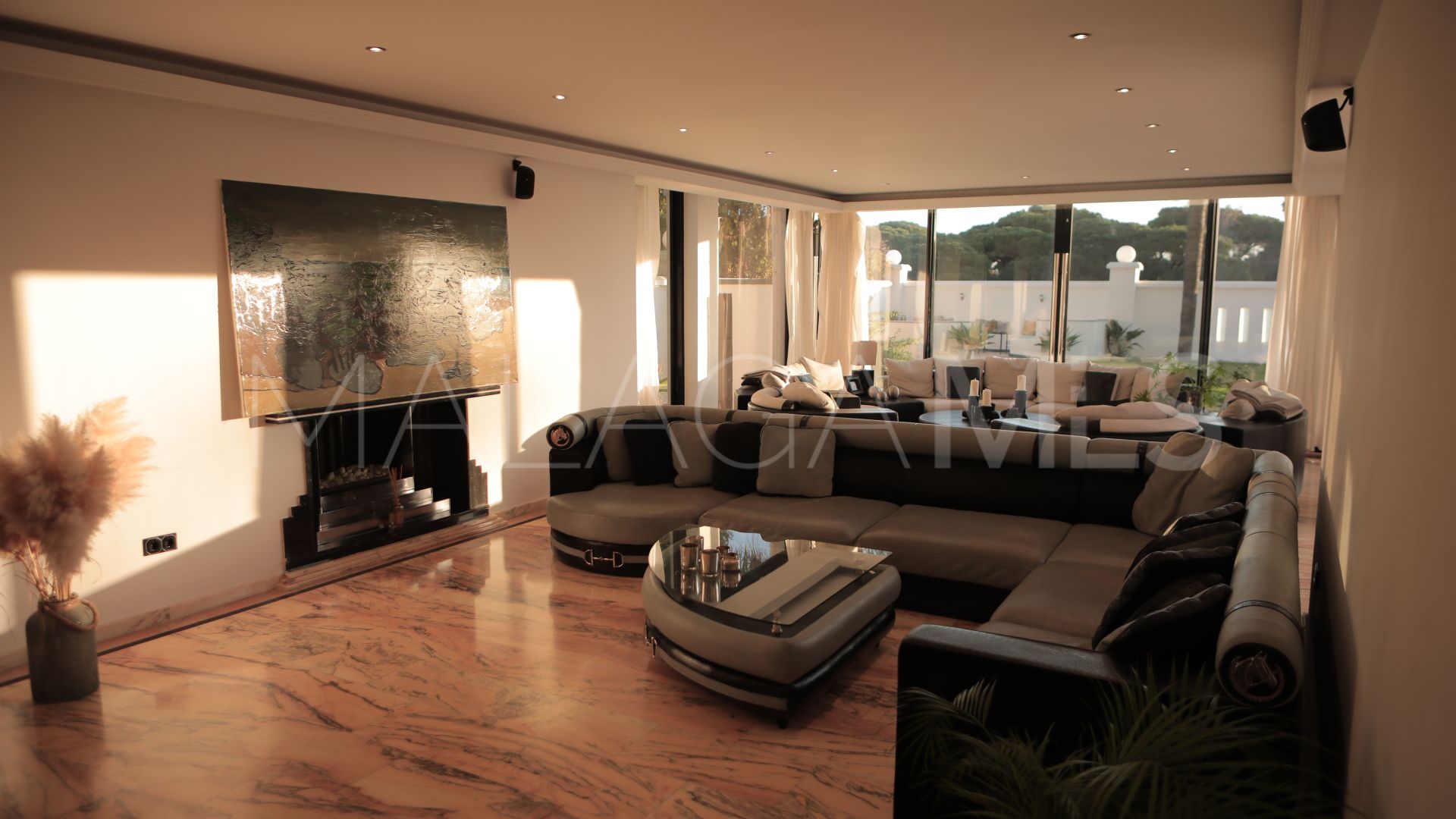 Villa for sale in Artola