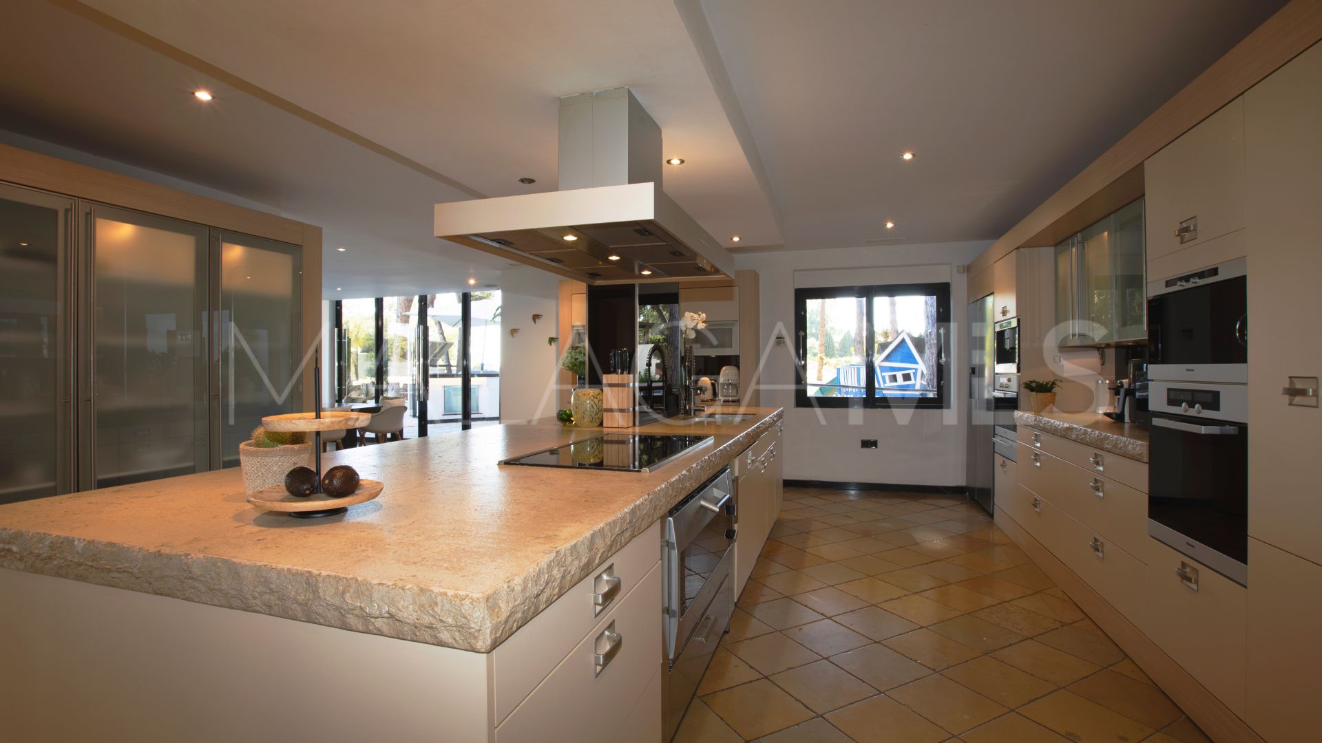 Villa for sale in Artola