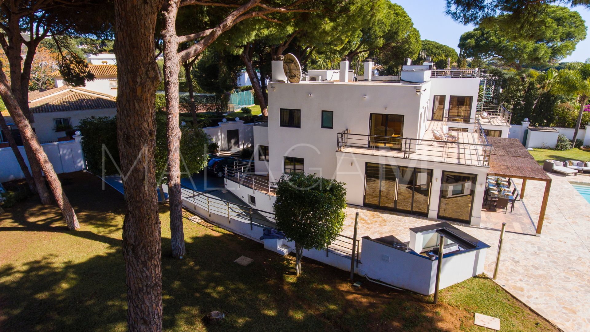 Villa for sale in Artola