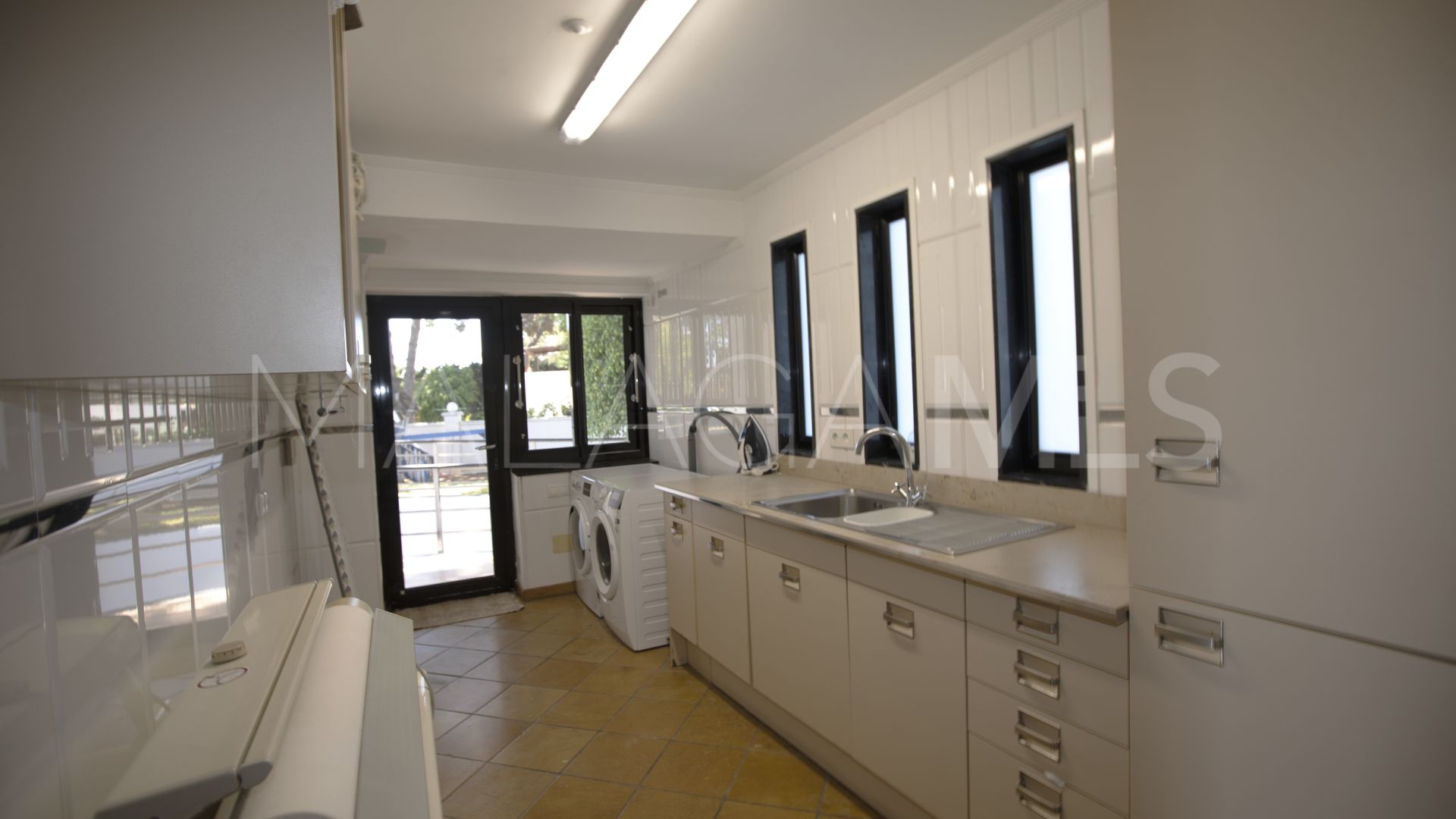 Villa for sale in Artola