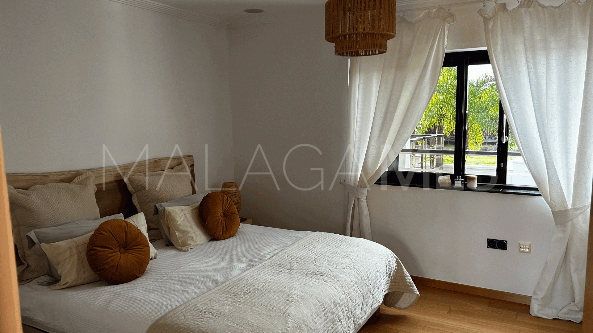 Villa for sale in Artola