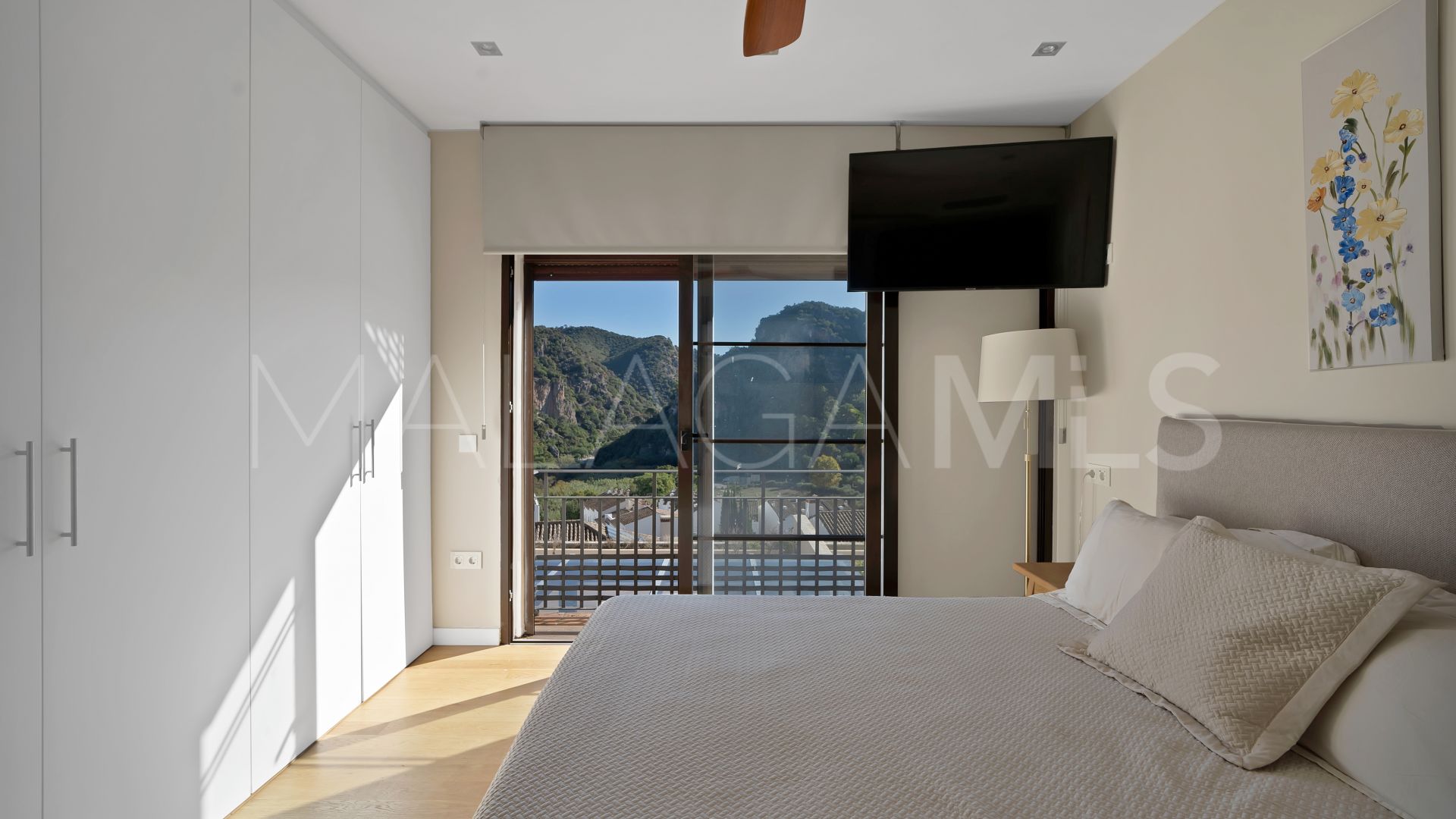 Radhus for sale in Benahavis Centro