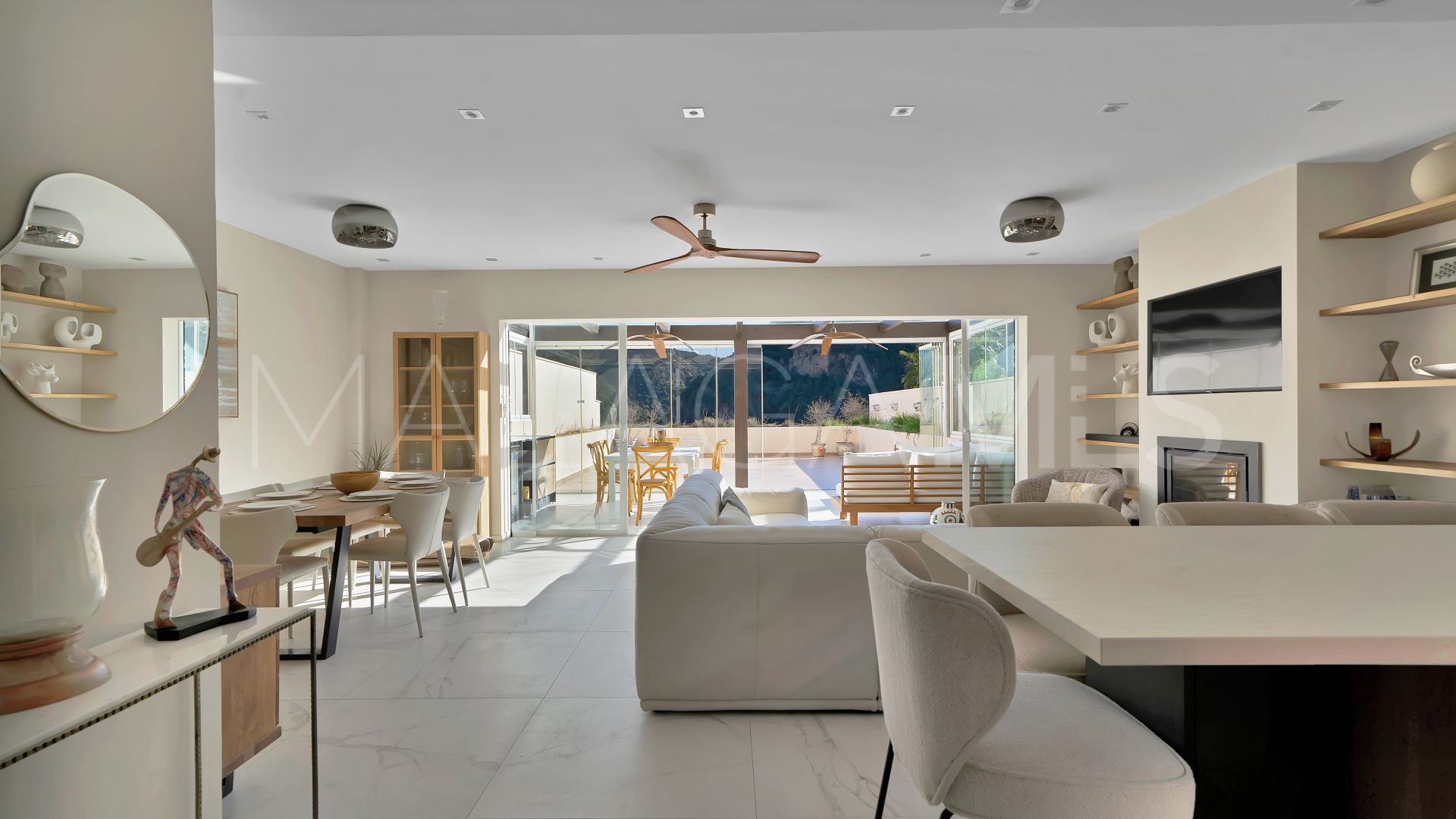 Radhus for sale in Benahavis Centro