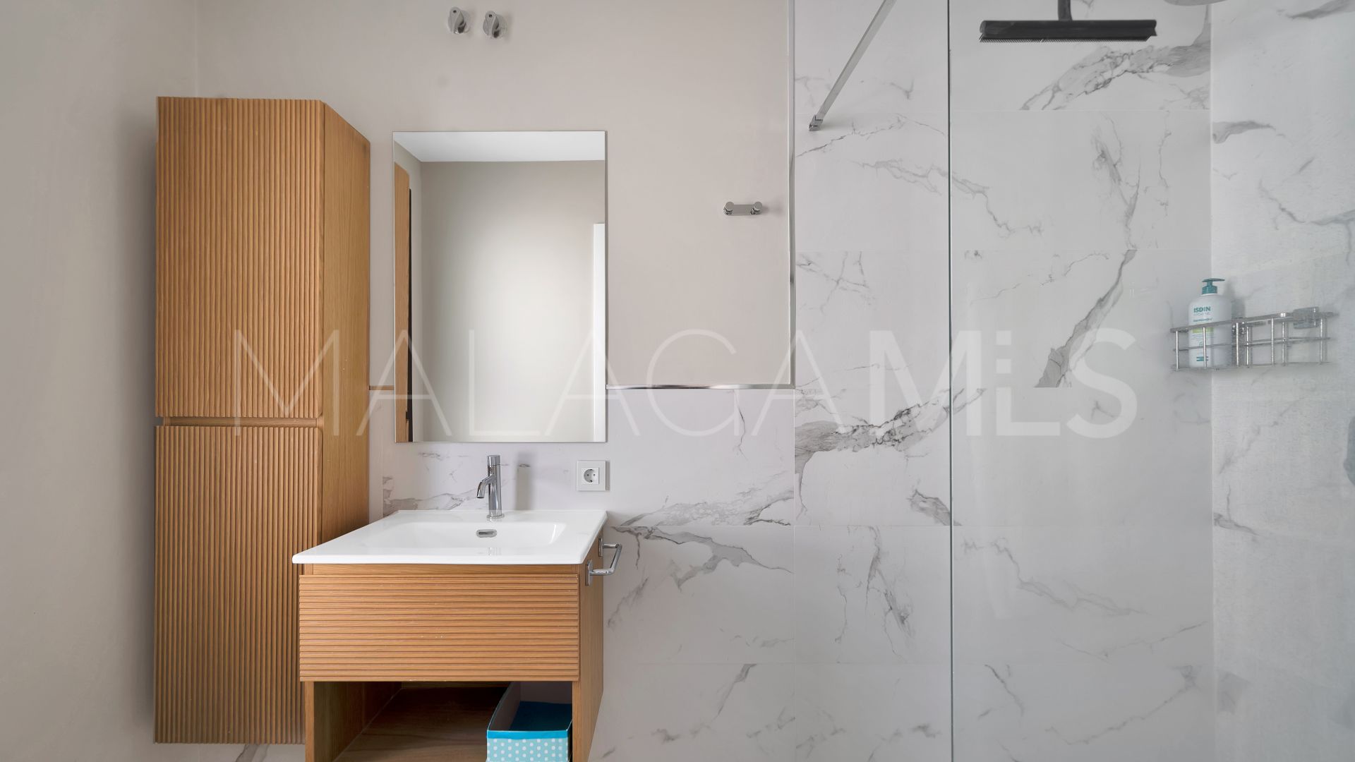 Radhus for sale in Benahavis Centro