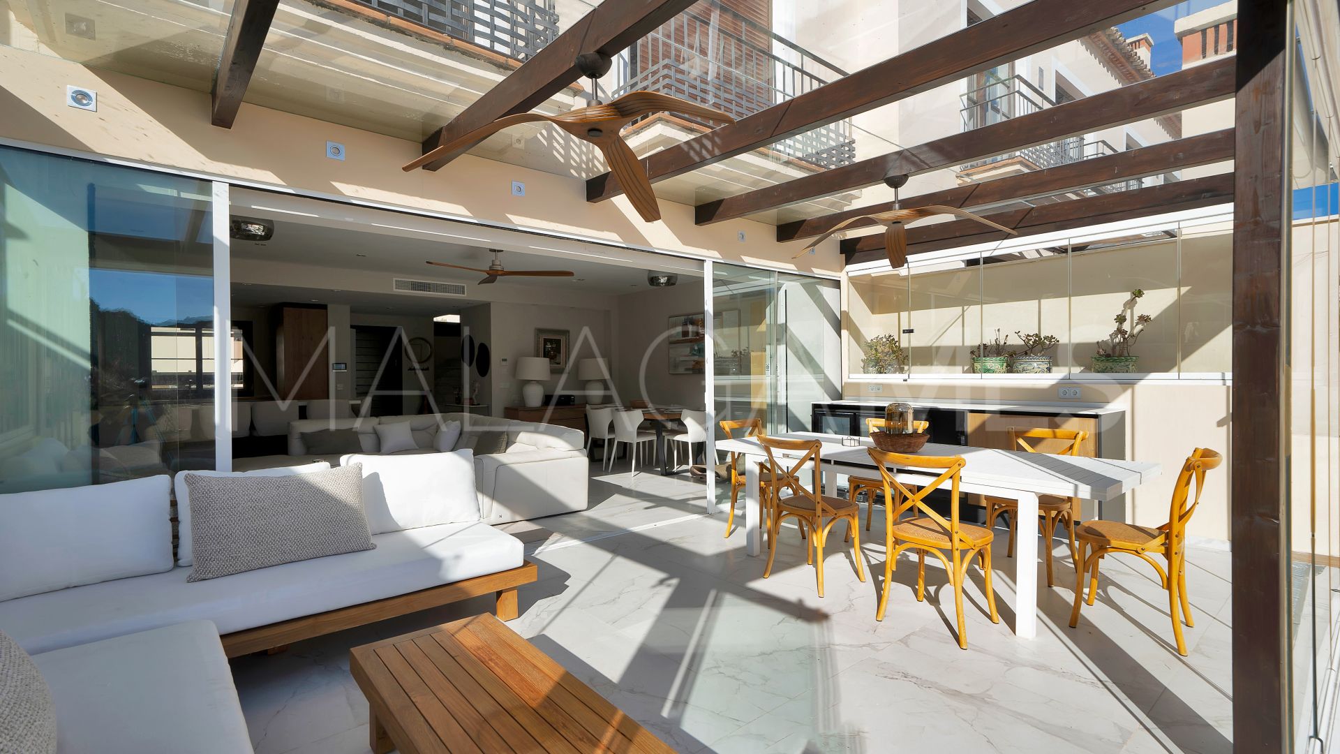 Radhus for sale in Benahavis Centro