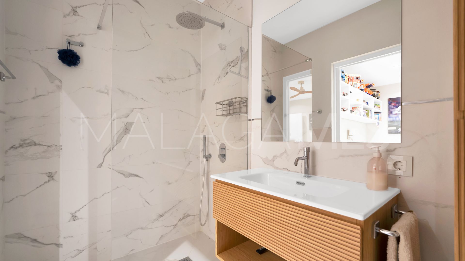 Radhus for sale in Benahavis Centro