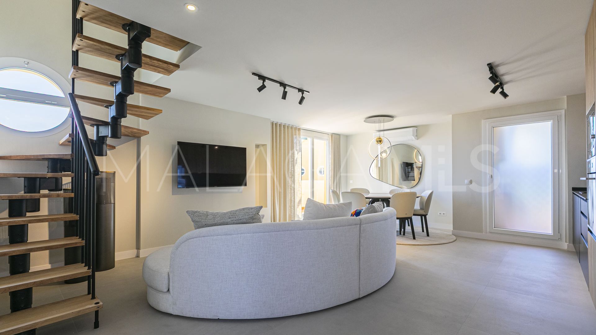 Atico duplex with 3 bedrooms for sale in Señorio de Aloha