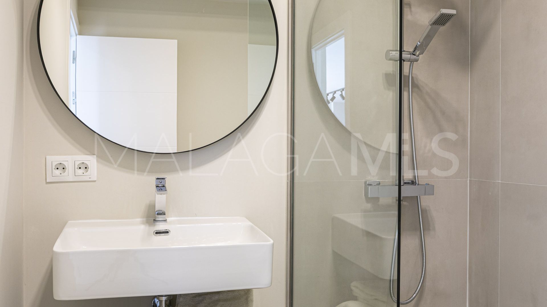 Atico duplex with 3 bedrooms for sale in Señorio de Aloha