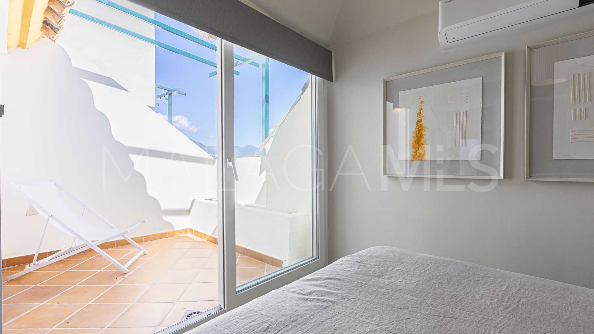 Atico duplex with 3 bedrooms for sale in Señorio de Aloha