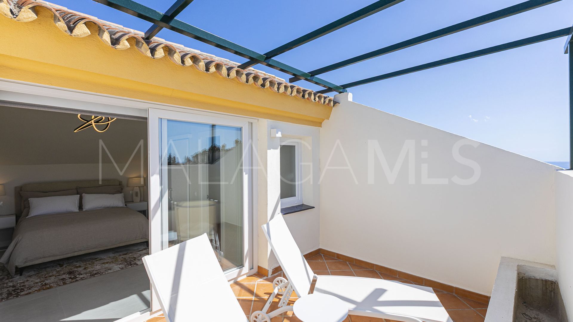 Atico duplex with 3 bedrooms for sale in Señorio de Aloha