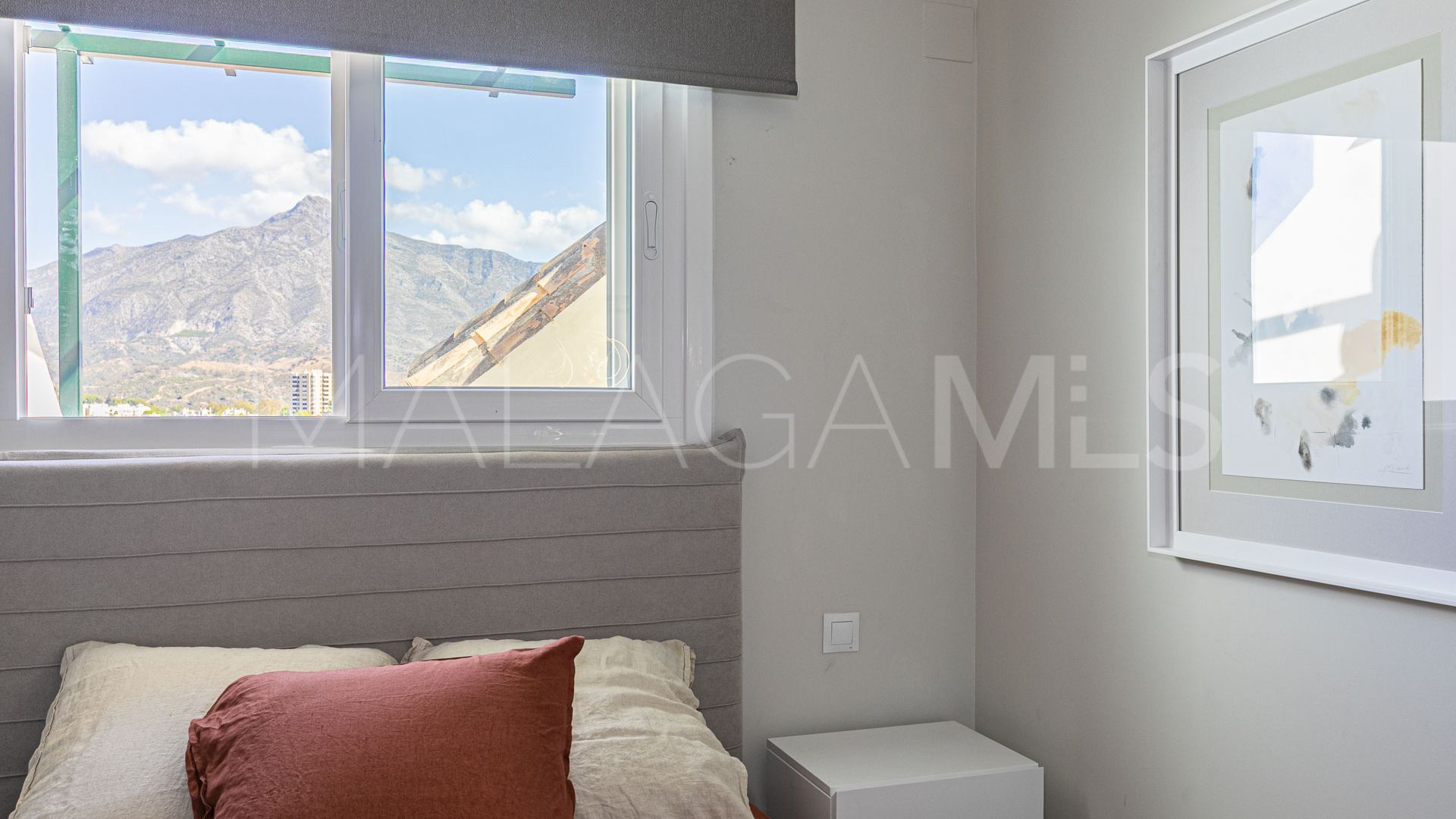 Atico duplex with 3 bedrooms for sale in Señorio de Aloha