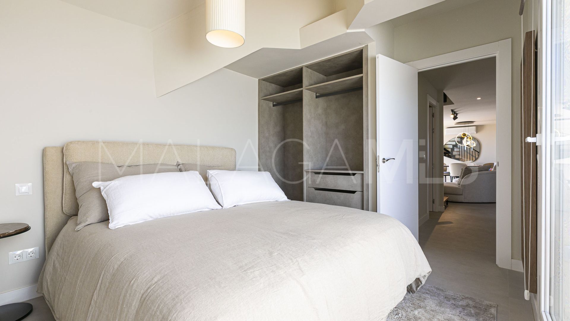 Atico duplex with 3 bedrooms for sale in Señorio de Aloha