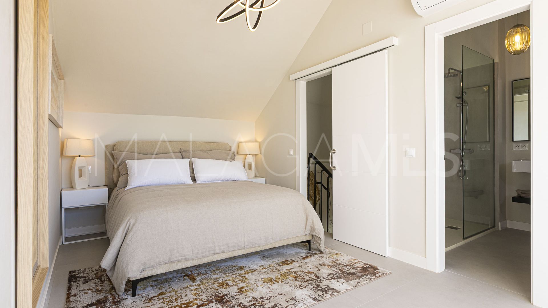 Atico duplex with 3 bedrooms for sale in Señorio de Aloha