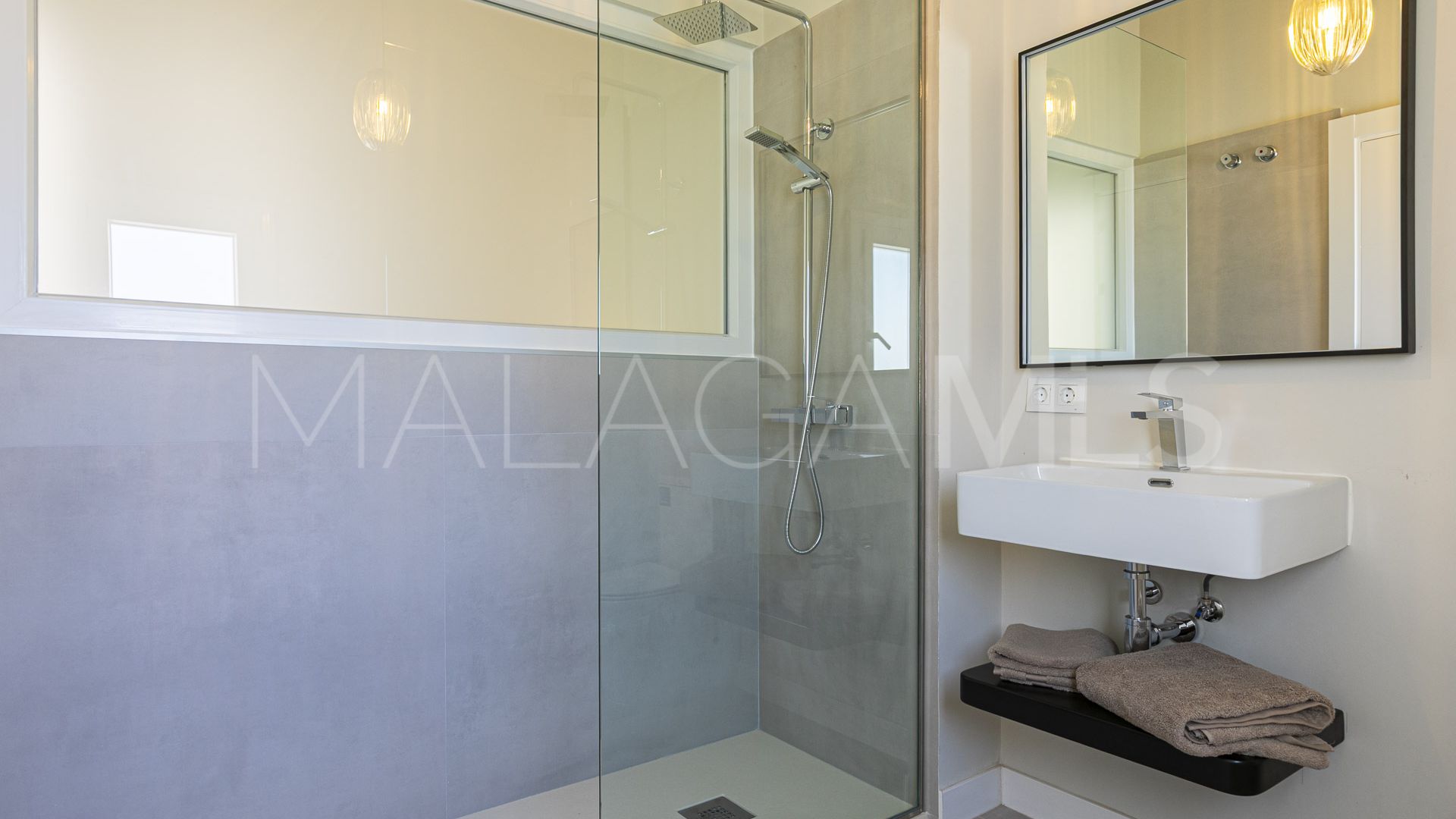 Atico duplex with 3 bedrooms for sale in Señorio de Aloha