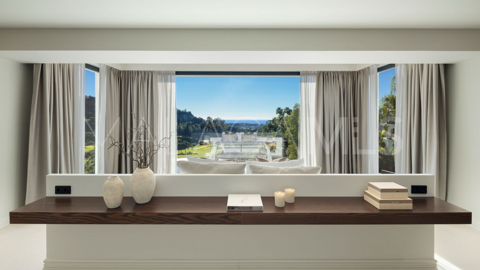 5 bedrooms villa in Los Arqueros for sale