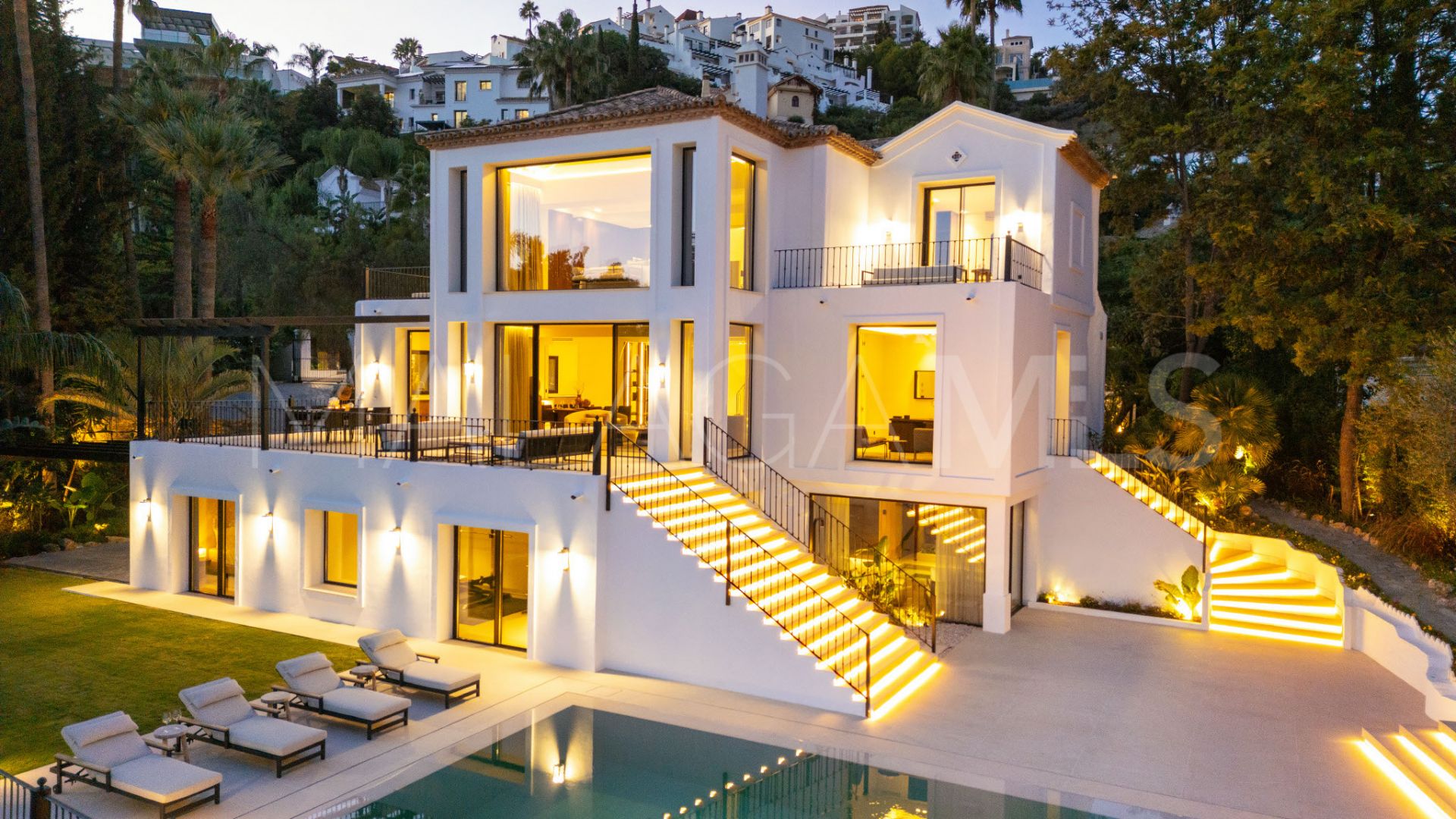 5 bedrooms villa in Los Arqueros for sale