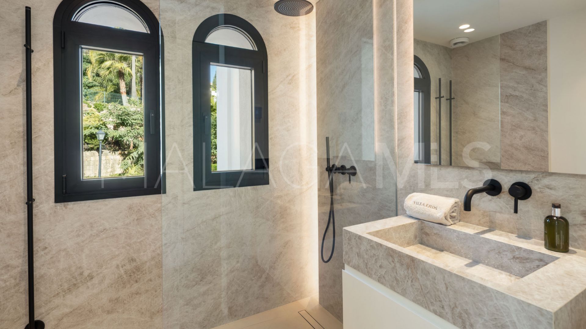 5 bedrooms villa in Los Arqueros for sale