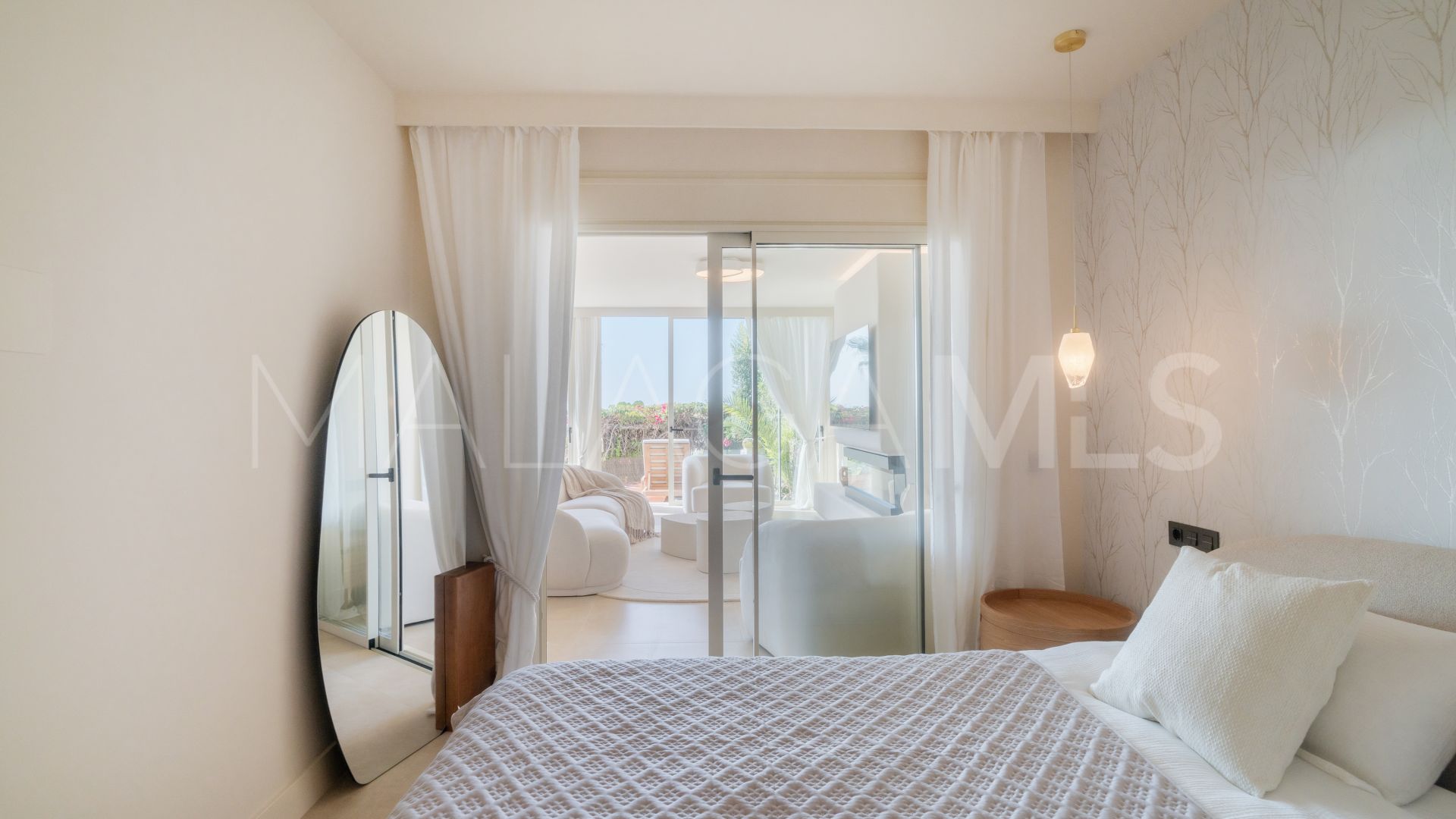 Buy apartamento in Nueva Andalucia with 3 bedrooms