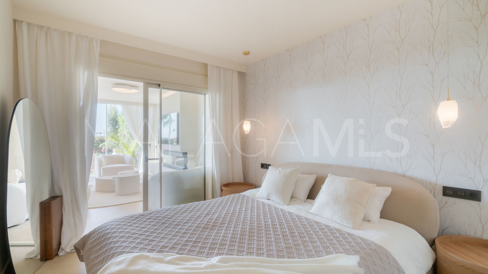 Buy apartamento in Nueva Andalucia with 3 bedrooms