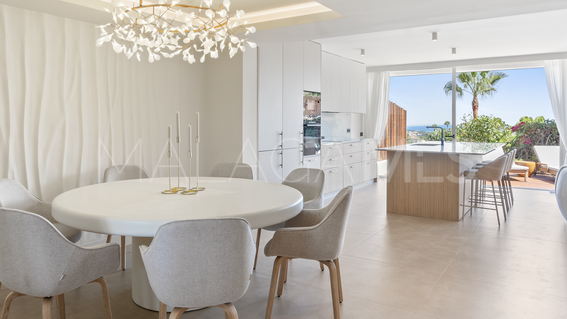 Buy apartamento in Nueva Andalucia with 3 bedrooms