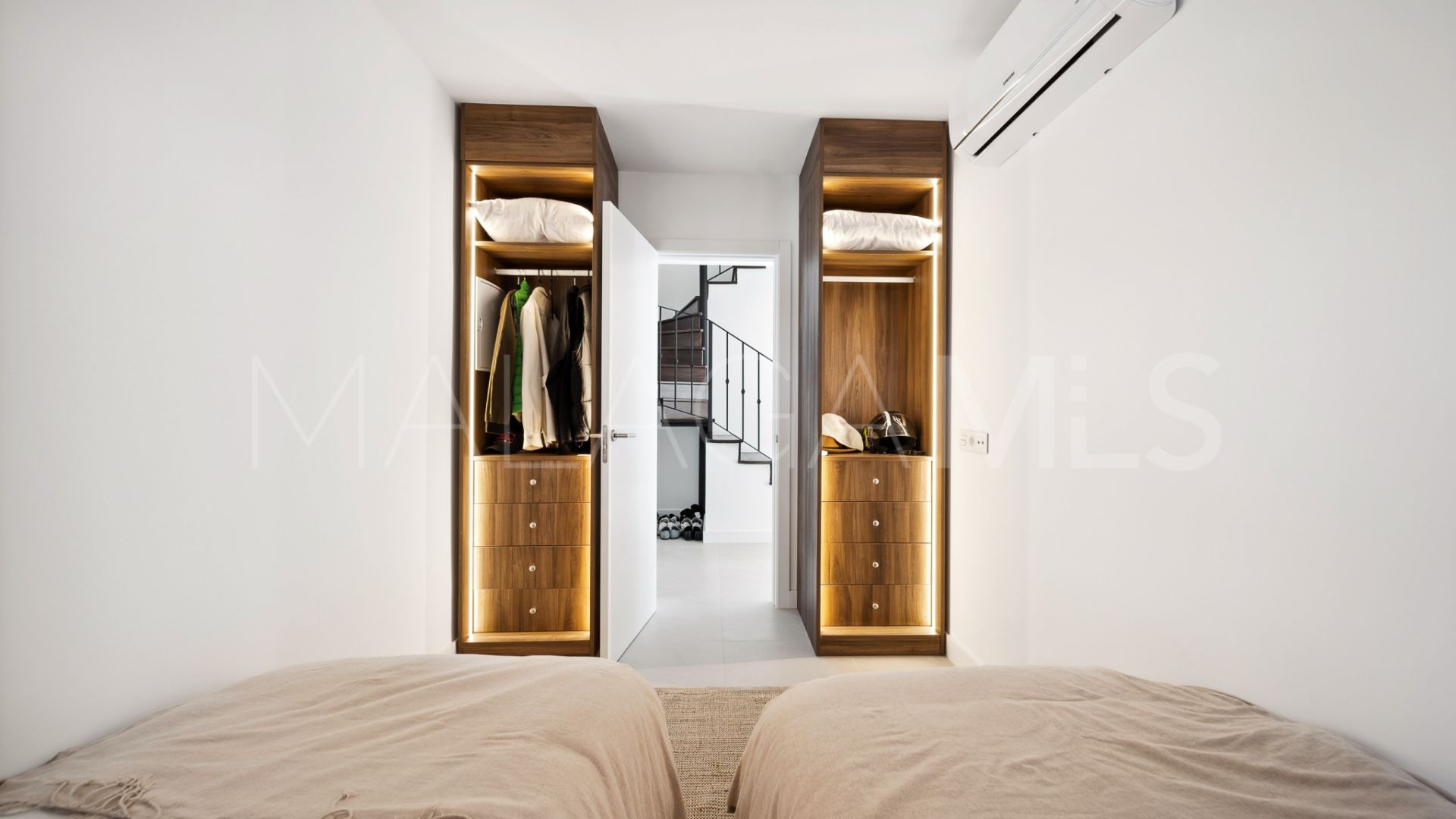 For sale Los Pinos de Aloha 3 bedrooms duplex penthouse