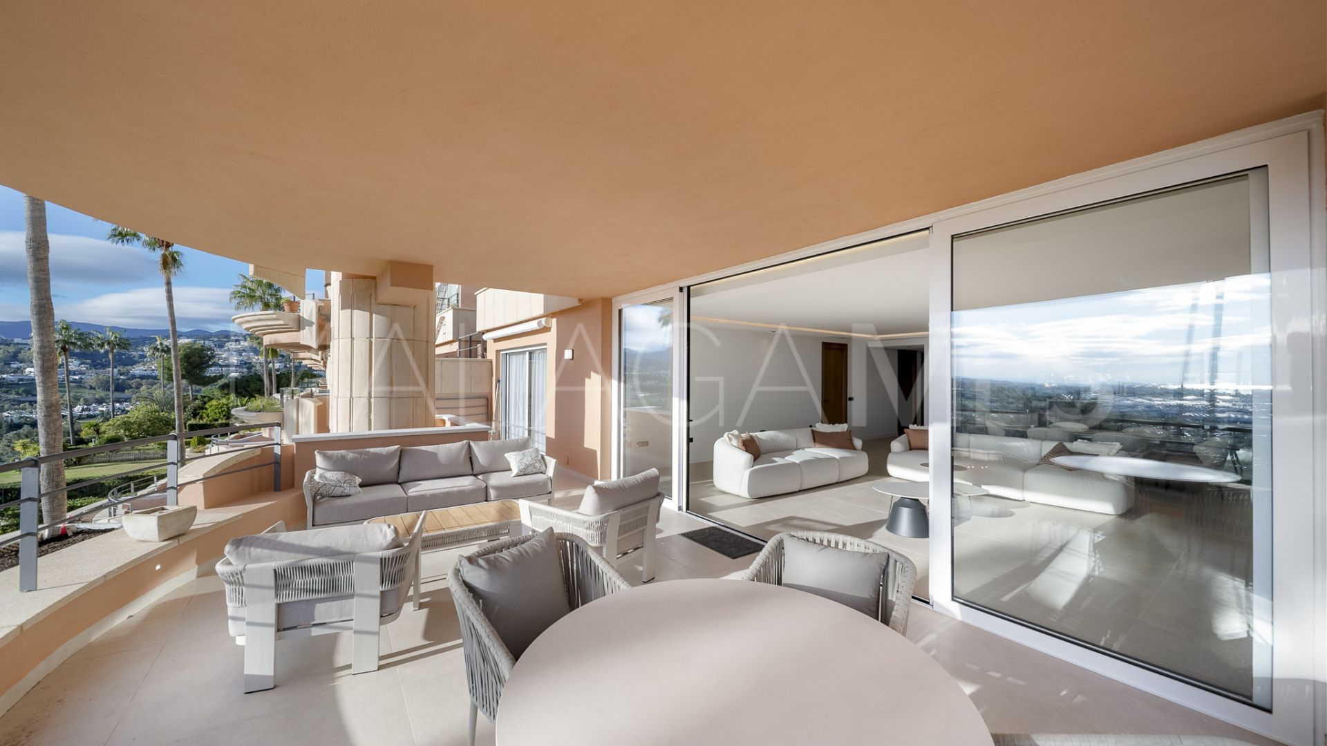 Lägenhet for sale in Magna Marbella