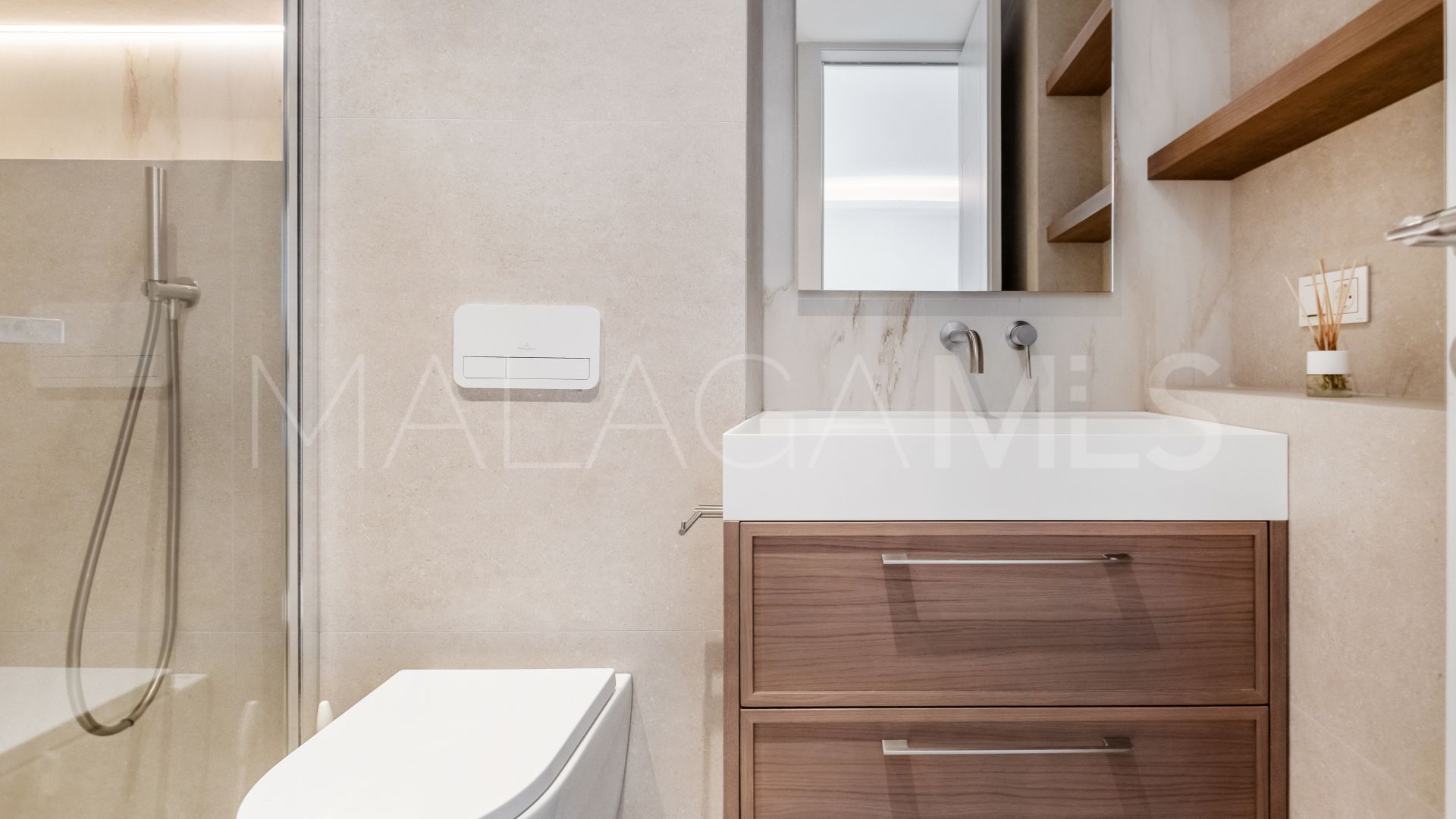 Hus i byn for sale in El Paraiso