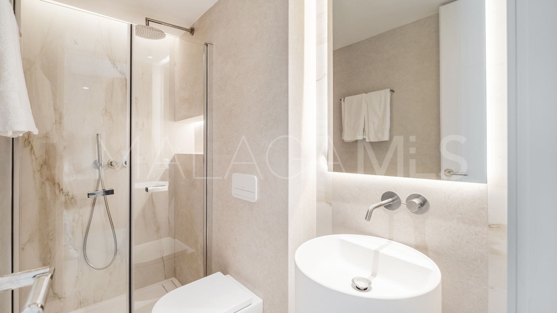 Hus i byn for sale in El Paraiso