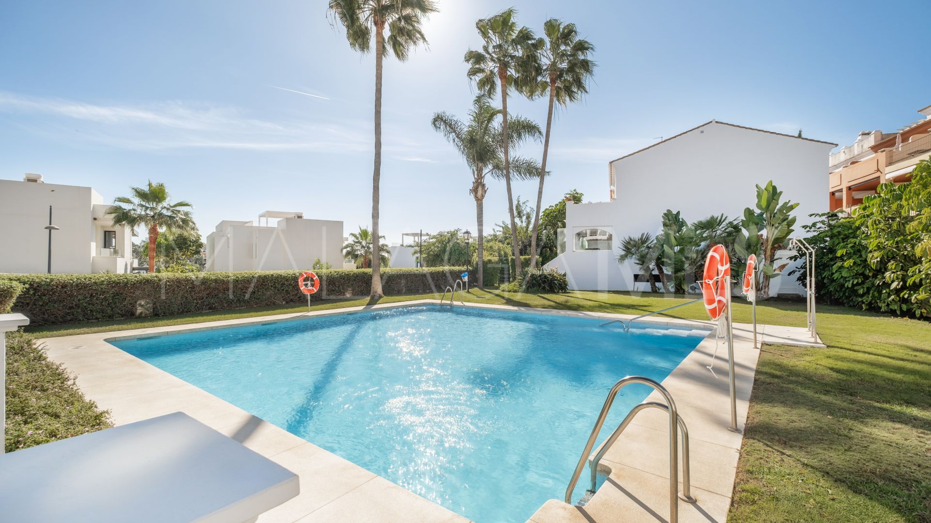 Hus i byn for sale in El Paraiso