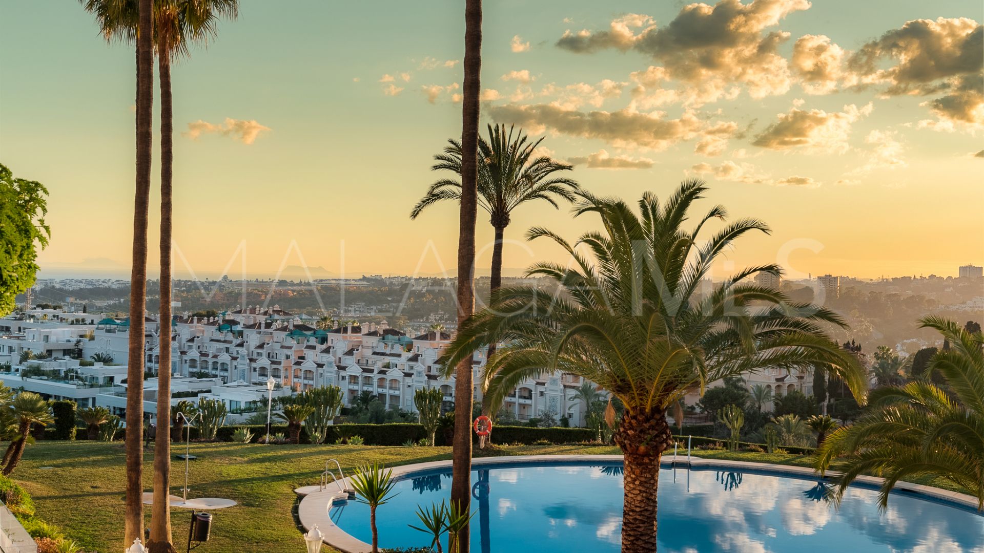 Apartment for sale in Las Lomas del Marbella Club