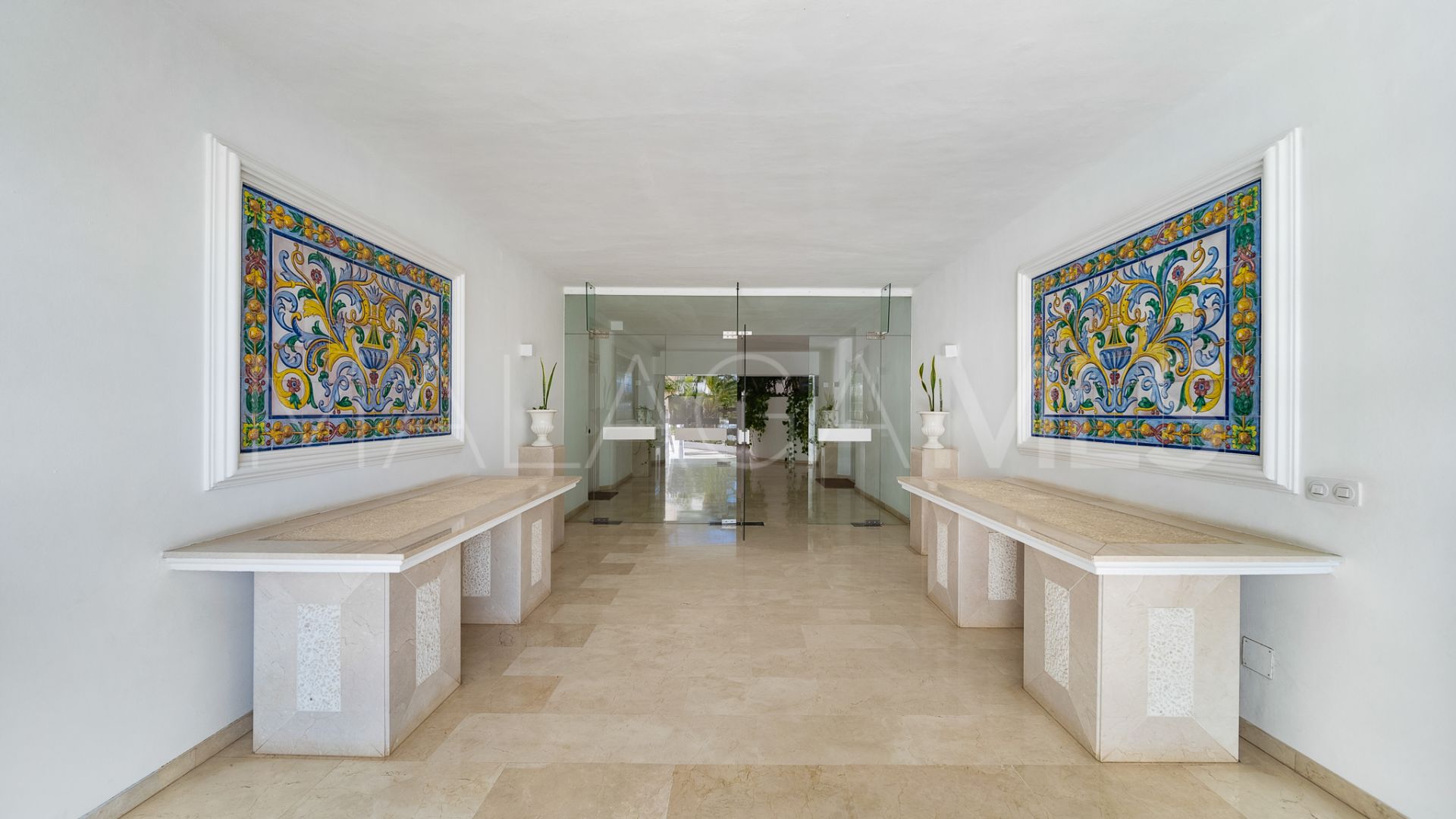 Apartment for sale in Las Lomas del Marbella Club