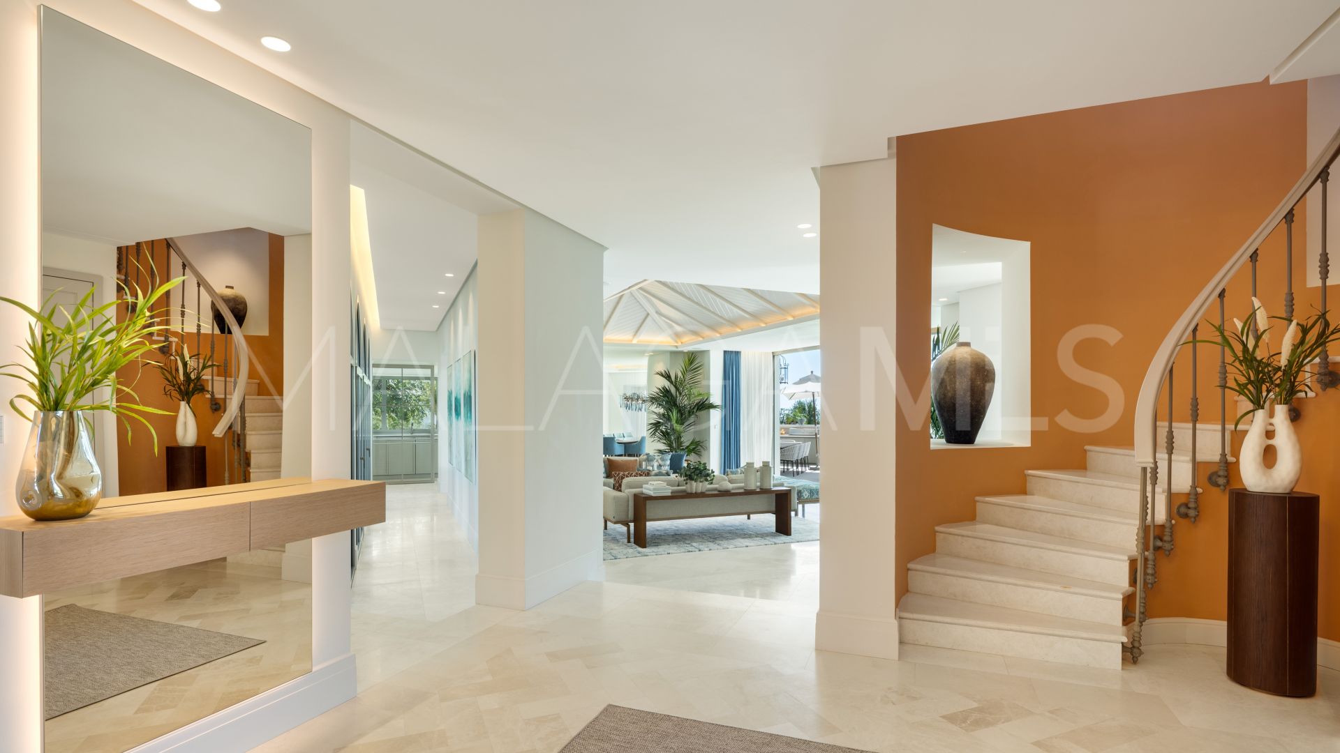 For sale Monte Halcones 7 bedrooms villa