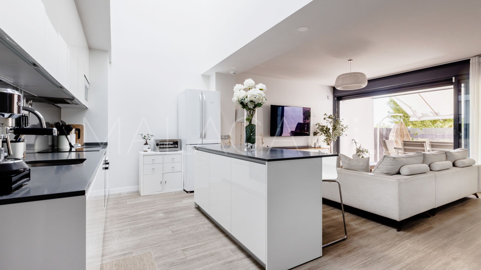 For sale town house with 4 bedrooms in Estepona East
