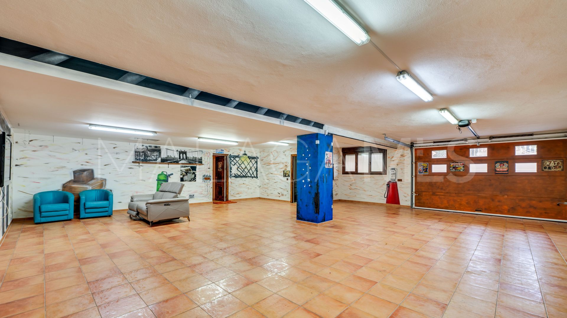 Villa for sale in Elviria with 5 bedrooms