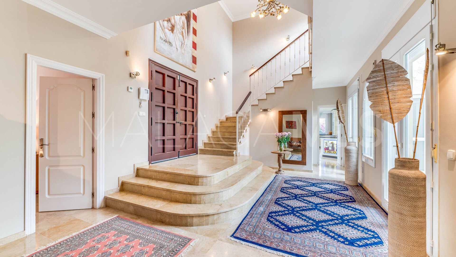 Villa for sale in Elviria with 5 bedrooms