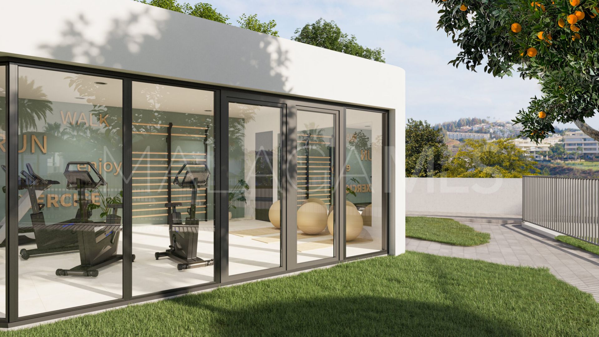 Apartment for sale in Marbella East with 3 bedrooms