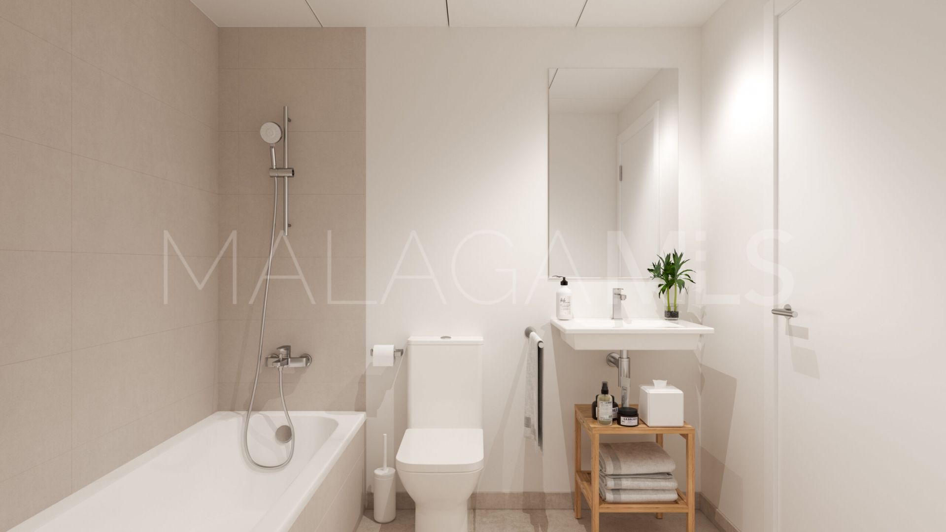 Apartment for sale in Marbella East with 3 bedrooms