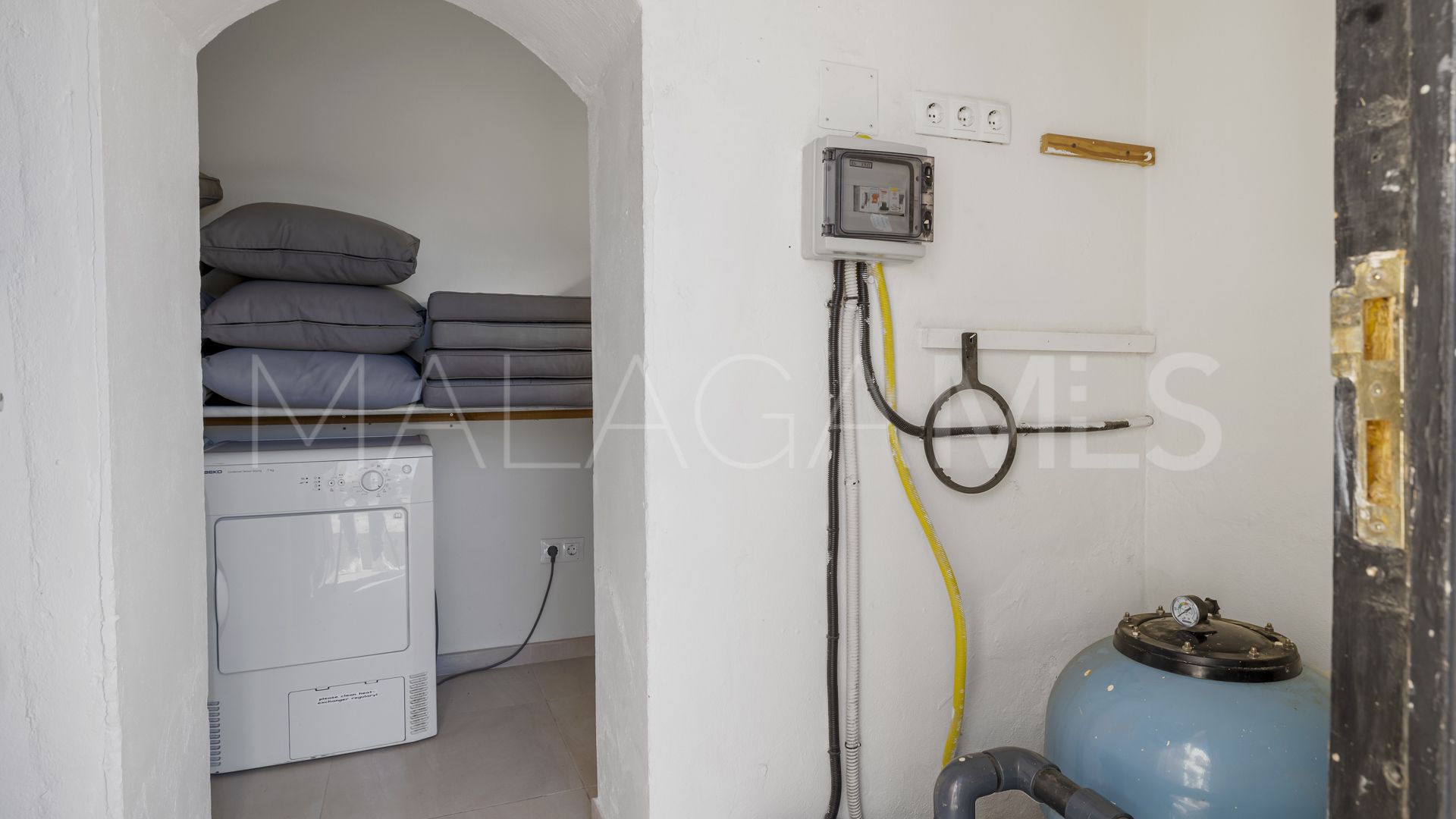 Hus i byn for sale in Estepona